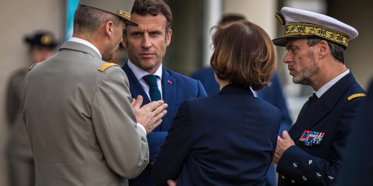 FRANCE-GOVERNMENT-DEFENCE